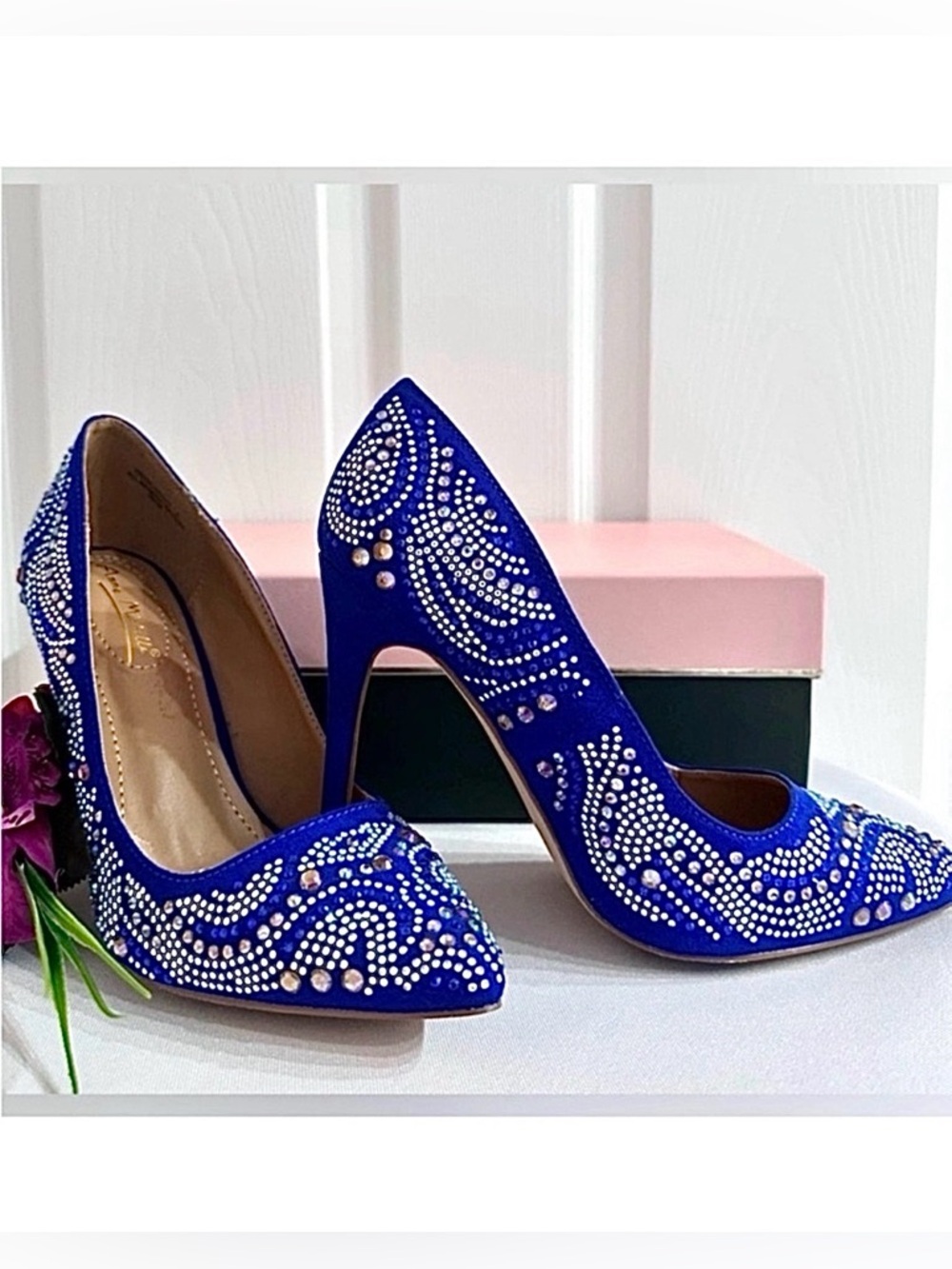 ANNE MICHELLE ~ Royal Blue 4” Heels with Rhinestone Embellishments size 7 - Picture 6 of 9